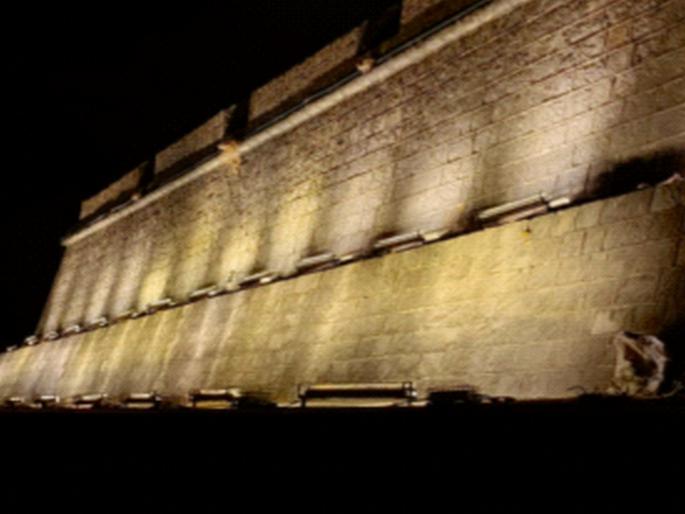 Worli Fort lit up, a tower of light again | वरळी किल्ला उजळला, पुन्हा प्रकाशाचे तोरण Worli Fort lit up, a tower of light again | वरळी किल्ला उजळला, पुन्हा प्रकाशाचे तोरण