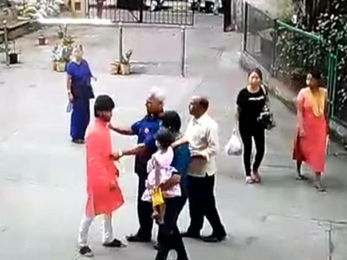 Marathi - Amarathi controversy! Hit between two due to minor causes of lift; Filed complaints at the police station | मराठी - अमराठी वाद! लिफ्टच्या क्षुल्लक कारणावरून दोघांत मारहाण; पोलीस ठाण्यात तक्रार दाखल Marathi - Amarathi controversy! Hit between two due to minor causes of lift; Filed complaints at the police station | मराठी - अमराठी वाद! लिफ्टच्या क्षुल्लक कारणावरून दोघांत मारहाण; पोलीस ठाण्यात तक्रार दाखल