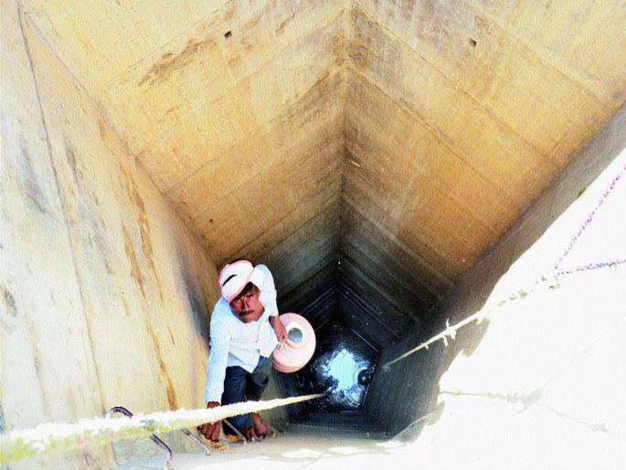 Bathing needs to be done once a week! Papillary pain | आंघोळही करावी लागते आठवड्यातून एकदाच! वांगीतील व्यथा Bathing needs to be done once a week! Papillary pain | आंघोळही करावी लागते आठवड्यातून एकदाच! वांगीतील व्यथा