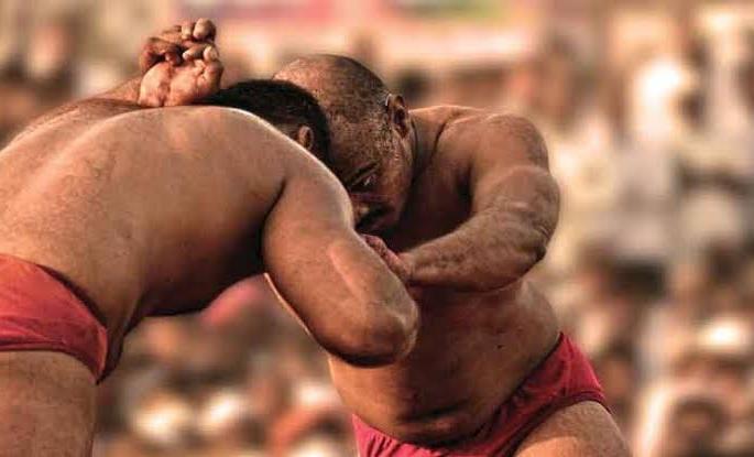 The 50-year tradition of the wrestling continues in Washim! | वाशिममध्ये कुस्त्यांच्या दंगलीची ५० वर्षांची परंपरा यंदाही कायम!