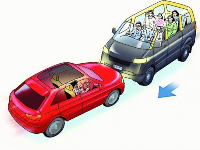 Glory to the drunkard! Many lives were lost due to a car going on the wrong side | मद्यपीचा प्रताप ! रॉंग साईड जाणाऱ्या सुसाट कारमुळे अनेकांचा जीव टांगणीला  Glory to the drunkard! Many lives were lost due to a car going on the wrong side | मद्यपीचा प्रताप ! रॉंग साईड जाणाऱ्या सुसाट कारमुळे अनेकांचा जीव टांगणीला