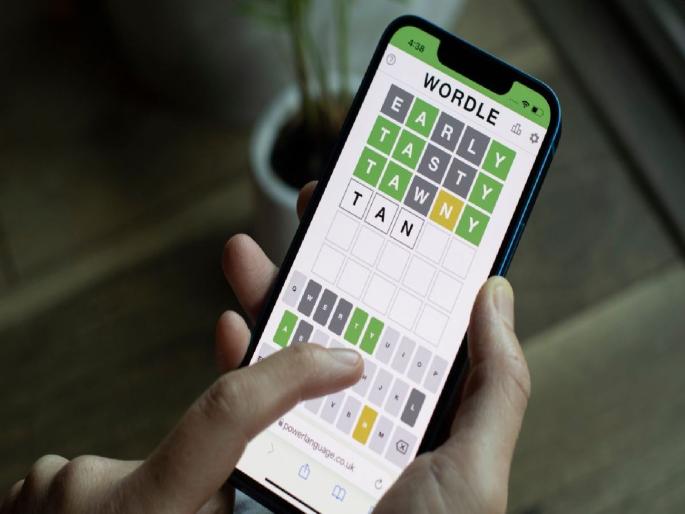 Elderly woman abducted by online game; A big revelation came as soon as the police reached home | ऑनलाइन गेममुळं वृद्ध महिलेची अपहरणातून सुटका; पोलीस घरी पोहचताच झाला मोठा खुलासा Elderly woman abducted by online game; A big revelation came as soon as the police reached home | ऑनलाइन गेममुळं वृद्ध महिलेची अपहरणातून सुटका; पोलीस घरी पोहचताच झाला मोठा खुलासा