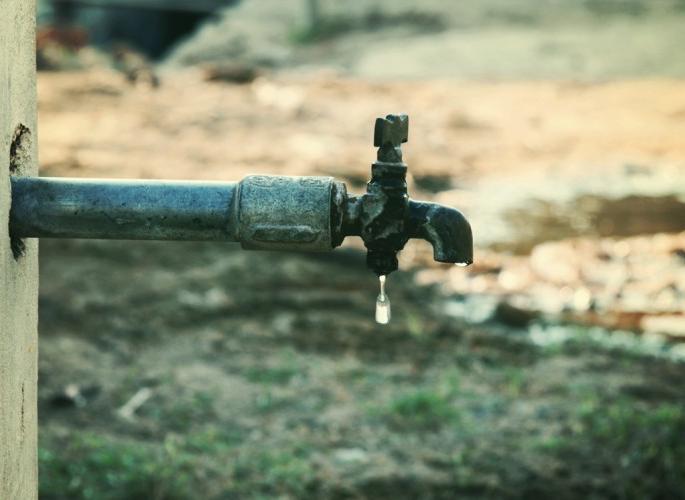 Dasgaon, Kumbulli, severe water shortage, problem for 12 to 13 years | दासगाव, केंबुर्लीमध्ये भीषण पाणीटंचाई, १२ ते १३ वर्षांपासून समस्या कायम