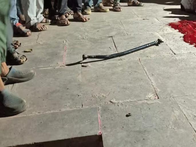 Young farmer killed with iron rod over farm dispute; Crime against 9 persons at washim | शेतीच्या वादातून युवा शेतकऱ्याची लोखंडी राॅडने हत्या; ९ जणांवर गुन्हा