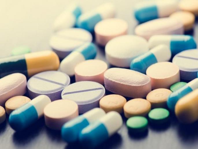 The maximum cost of the essential 21 drugs will now increase by 50% | अत्यावश्यक २१ औषधांच्या कमाल किमती आता ५० टक्क्यांनी वाढणार The maximum cost of the essential 21 drugs will now increase by 50% | अत्यावश्यक २१ औषधांच्या कमाल किमती आता ५० टक्क्यांनी वाढणार