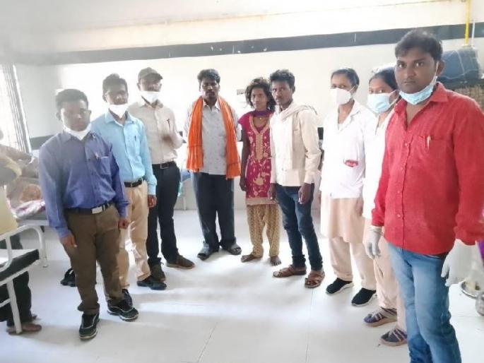 Doctor and police saved woman's life | ‘ति’च्यासाठी डॉक्टर अन् पोलीस ठरले देवदूत Doctor and police saved woman's life | ‘ति’च्यासाठी डॉक्टर अन् पोलीस ठरले देवदूत