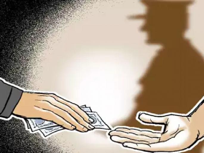A bribe of 10,000 was accepted, and the assistant police inspector was caught in the trap of acb | १० हजाराची लाच स्वीकारली, अन् सहाय्यक पोलिस निरीक्षक अडकला जाळ्यात A bribe of 10,000 was accepted, and the assistant police inspector was caught in the trap of acb | १० हजाराची लाच स्वीकारली, अन् सहाय्यक पोलिस निरीक्षक अडकला जाळ्यात