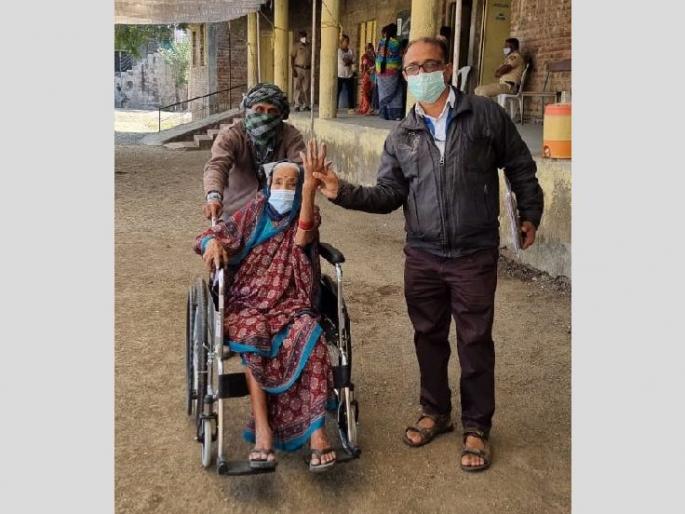 15 Percent Voting in tiwsa nagar panchayat elections till 11.30 | Nagar Panchayat Election : दुपारी दीडपर्यंत तिवस्यात ३२.३३ टक्के, भातकुलीत ४९.६३ मतदान 15 Percent Voting in tiwsa nagar panchayat elections till 11.30 | Nagar Panchayat Election : दुपारी दीडपर्यंत तिवस्यात ३२.३३ टक्के, भातकुलीत ४९.६३ मतदान