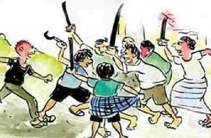 Fighting between two groups over an old dispute in bhandara | जुन्या वादातून दोन गटांत तुंबळ हाणामारी; दहा जणांवर गुन्हा दाखल Fighting between two groups over an old dispute in bhandara | जुन्या वादातून दोन गटांत तुंबळ हाणामारी; दहा जणांवर गुन्हा दाखल