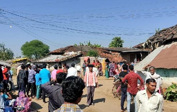 one died as boat capsized in the backwater area of Gosikhurd Dam | गोसेखुर्द धरणाच्या बॅक वॉटर क्षेत्रात नाव उलटली, एका महिलेचा मृत्यू one died as boat capsized in the backwater area of Gosikhurd Dam | गोसेखुर्द धरणाच्या बॅक वॉटर क्षेत्रात नाव उलटली, एका महिलेचा मृत्यू
