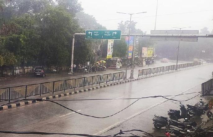 Untimely rainfall in vidarbha, imd issues alert | नागपूरसह विदर्भात अवकाळी बरसला, पुढील दोन दिवस सतर्कतेचा इशारा