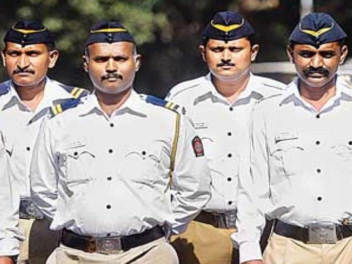 Traffic police have taken 659 destitute to the shelter | वाहतूक पोलिसांनी ६५९ निराधारांना केले निवारा केंद्रात दाखल Traffic police have taken 659 destitute to the shelter | वाहतूक पोलिसांनी ६५९ निराधारांना केले निवारा केंद्रात दाखल