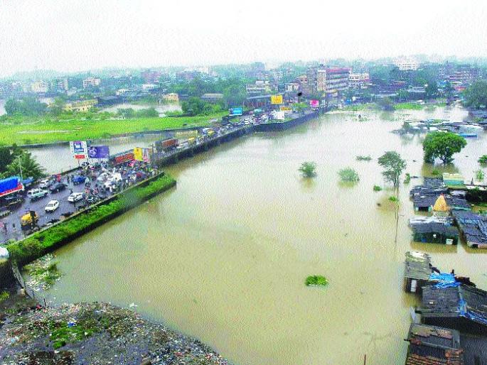 The encroachments in the river basin are 'as they were'! | वालधुनी नदीपात्रातील अतिक्रमणे ‘जैसे थे’! The encroachments in the river basin are 'as they were'! | वालधुनी नदीपात्रातील अतिक्रमणे ‘जैसे थे’!