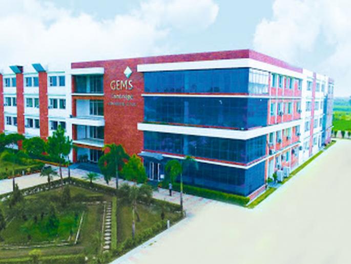 Proposal cancel for making of 100 international schools in the state | राज्यात १०० आंतरराष्ट्रीय शाळानिर्मितीचा प्रस्ताव गुंडाळला Proposal cancel for making of 100 international schools in the state | राज्यात १०० आंतरराष्ट्रीय शाळानिर्मितीचा प्रस्ताव गुंडाळला