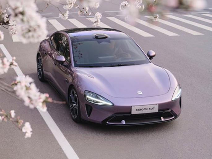 Xiaomi SU7 car Launched: Xiaomi kept the price of EV car as like as mobile strategy! Also copied, it will give a range of 800 km | Xiaomi ने मोबाईलसारखीच EV कारची किंमत कमी ठेवली! कॉपीही केली, रेंज देणार ८०० किमी Xiaomi SU7 car Launched: Xiaomi kept the price of EV car as like as mobile strategy! Also copied, it will give a range of 800 km | Xiaomi ने मोबाईलसारखीच EV कारची किंमत कमी ठेवली! कॉपीही केली, रेंज देणार ८०० किमी