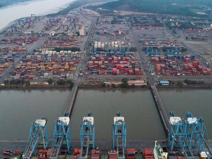 14 crore 76 lakh stock of foreign cigarettes seized from JNPA port Action by DRI department | जेएनपीए बंदरातुन १४ कोटी ७६ लाखांचा विदेशी सिगारेटचा साठा जप्त : डीआरआय विभागाची कारवाई 