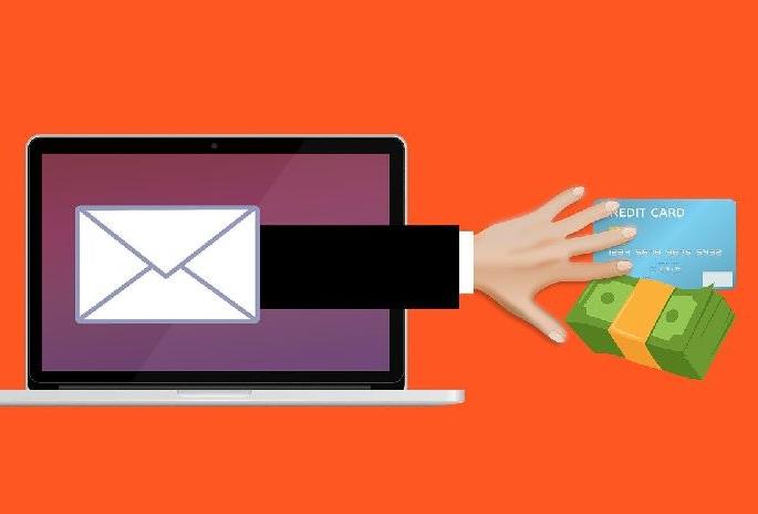 a man loses worth 4 lakh in otp fraud | हॅलो, मी बॅंकेतून बोलतोय, तुमचा ओटीपी सांगा; खातेदाराला साडेचार लाखांचा गंडा a man loses worth 4 lakh in otp fraud | हॅलो, मी बॅंकेतून बोलतोय, तुमचा ओटीपी सांगा; खातेदाराला साडेचार लाखांचा गंडा