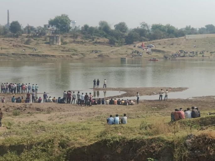 The bodies of two drowned in the river were found in wani yavatmal | नदीत बुडालेल्या दोघांचे मृतदेह गवसले; एकाचा शोध सुरू The bodies of two drowned in the river were found in wani yavatmal | नदीत बुडालेल्या दोघांचे मृतदेह गवसले; एकाचा शोध सुरू