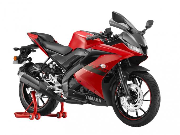 Yamaha YZF-R15 launched in new red; Know the price, Bajaj Pulsar RS200 will give a bump | Yamaha YZF-R15 नव्या लाल रंगात लाँच; जाणून घ्या किंमत, Bajaj Pulsar RS200 ला देणार टक्कर Yamaha YZF-R15 launched in new red; Know the price, Bajaj Pulsar RS200 will give a bump | Yamaha YZF-R15 नव्या लाल रंगात लाँच; जाणून घ्या किंमत, Bajaj Pulsar RS200 ला देणार टक्कर