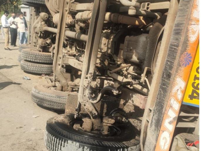 Nagpur-Hyderabad National Highway worker hit by truck, young worker dies on the spot | नागपूर हैदराबाद राष्ट्रीय महामार्गावर ट्रकच्या धडकेत युवा कामगाराचा जागीच मृत्यू Nagpur-Hyderabad National Highway worker hit by truck, young worker dies on the spot | नागपूर हैदराबाद राष्ट्रीय महामार्गावर ट्रकच्या धडकेत युवा कामगाराचा जागीच मृत्यू