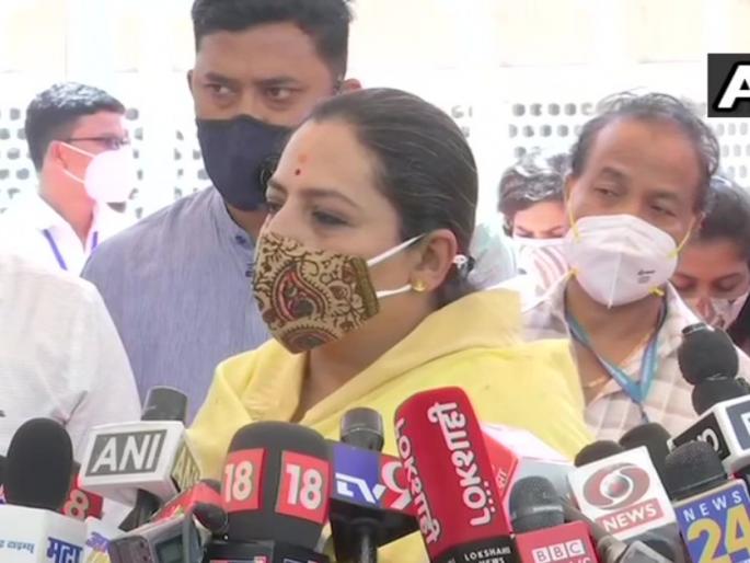 congress leader yashomati thakur asked why bjp leaders keep their mouth shut on hathras rape case | हाथरस प्रकरणावेळी भाजपचे नेते गप्प का होते; यशोमती ठाकूर यांचा थेट सवाल congress leader yashomati thakur asked why bjp leaders keep their mouth shut on hathras rape case | हाथरस प्रकरणावेळी भाजपचे नेते गप्प का होते; यशोमती ठाकूर यांचा थेट सवाल