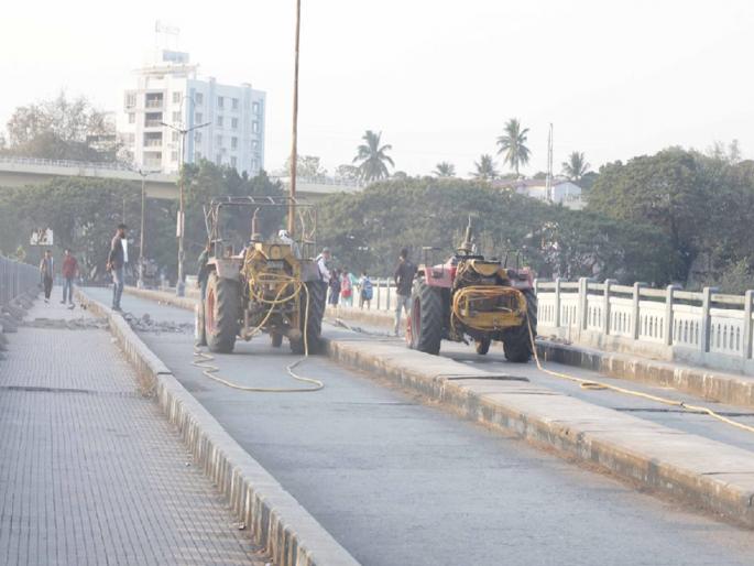 Deccan's Yashwantrao Chavan Bridge closed for a month, appeal to use alternate route | डेक्कनचा यशवंतराव चव्हाण पूल वाहतुकीसाठी महिनाभर बंद, पर्यायी मार्गाचा वापर करण्याचे आवाहन