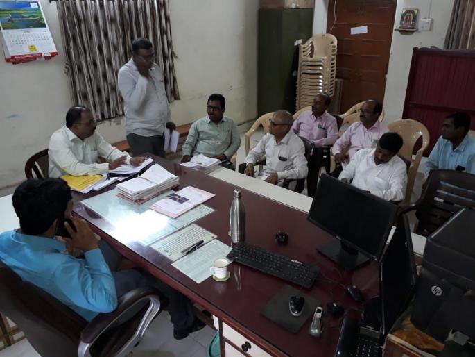 Review meeting of Prime Minister's Honor program at Yaval | यावल येथे प्रधानमंत्री सन्मान योजनेची आढावा बैठक Review meeting of Prime Minister's Honor program at Yaval | यावल येथे प्रधानमंत्री सन्मान योजनेची आढावा बैठक