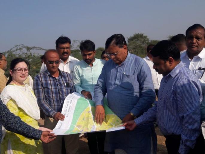 Work of Taluka Sports Complex, located at Yaval, commenced soon | यावल येथे रखडलेल्या तालुका क्रीडा संकुलाच्या कामास लवकरच सुरूवात Work of Taluka Sports Complex, located at Yaval, commenced soon | यावल येथे रखडलेल्या तालुका क्रीडा संकुलाच्या कामास लवकरच सुरूवात