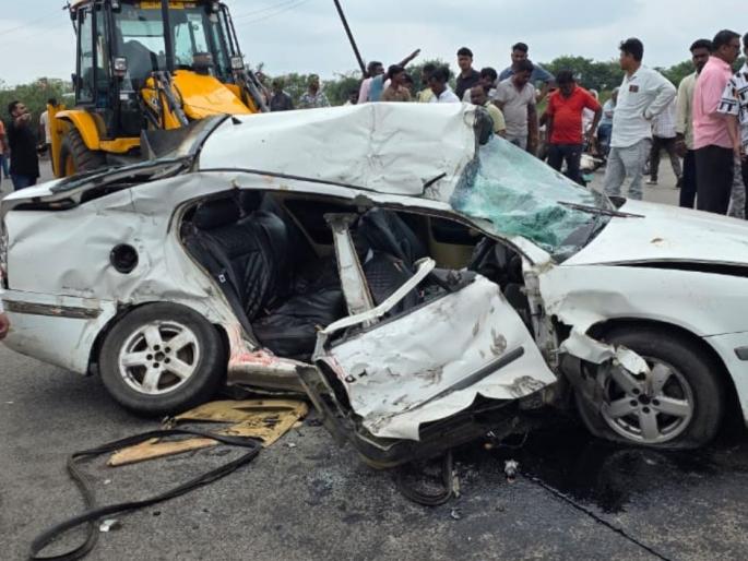 Yavatmal Accident: Learner Driver Loses Control, Car Collision with Hyva Truck Kills Four from Same Family | Yavatmal Accident: गाडी शिकताना नियंत्रण सुटलं अन्...; एकाच कुटुंबातील ४ जण ठार Yavatmal Accident: Learner Driver Loses Control, Car Collision with Hyva Truck Kills Four from Same Family | Yavatmal Accident: गाडी शिकताना नियंत्रण सुटलं अन्...; एकाच कुटुंबातील ४ जण ठार