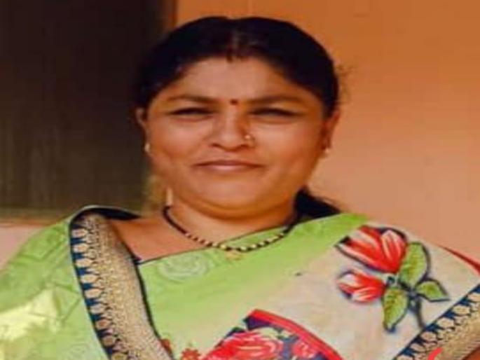 Woman dies after falling from running bike | धावत्या दुचाकीवरून पडून महिलेचा मृत्यू Woman dies after falling from running bike | धावत्या दुचाकीवरून पडून महिलेचा मृत्यू