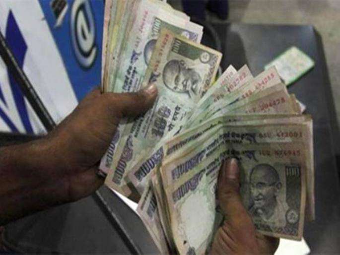 Yavatmal senior clerk in the office asked for bribe in Land Acquisition Sub Collector office | साहेबांपुढे फाईल ठेवण्यासाठी लाच मागणी; लिपिक जाळ्यात Yavatmal senior clerk in the office asked for bribe in Land Acquisition Sub Collector office | साहेबांपुढे फाईल ठेवण्यासाठी लाच मागणी; लिपिक जाळ्यात