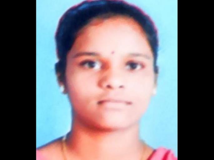 The suicide of a suicidal farmer's family got 10-yr-worth, and the review of Hivar got 9 6.20% marks | आत्महत्याग्रस्त शेतकरी कुटुंबातील मुलीची दहावीत बाजी, हिवराच्या समीक्षाला मिळाले ९६.२० टक्के गुण The suicide of a suicidal farmer's family got 10-yr-worth, and the review of Hivar got 9 6.20% marks | आत्महत्याग्रस्त शेतकरी कुटुंबातील मुलीची दहावीत बाजी, हिवराच्या समीक्षाला मिळाले ९६.२० टक्के गुण