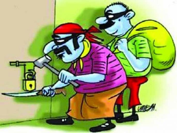 robbery in yavatmal district | यवतमाळमध्ये चाकूचा धाक दाखवून दरोडा, 6 लाखांचा मुद्देमाल लंपास  robbery in yavatmal district | यवतमाळमध्ये चाकूचा धाक दाखवून दरोडा, 6 लाखांचा मुद्देमाल लंपास