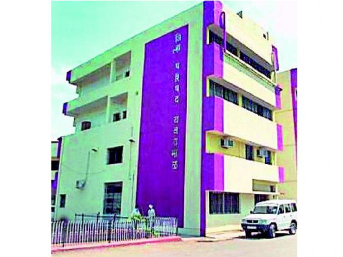 as husband-wife wants jobs nearby, submitted bogus distance certificate for getting Intra-district Transfer, exposed to scrutiny check | पती-पत्नीला हवी जवळजवळ नोकरी; बदलीसाठी चक्क गावांचे अंतरच बदलले, छाननीमध्ये उघड