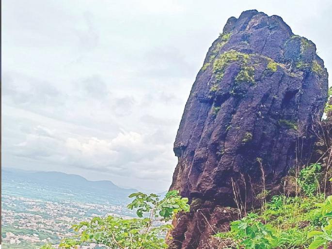 The dangerous crack in Yavateshwar Ghat will be demolished on Monday | Satara: यवतेश्वर घाट मार्गे प्रवास करताय? त्याआधी वाचा महत्वाची बातमी The dangerous crack in Yavateshwar Ghat will be demolished on Monday | Satara: यवतेश्वर घाट मार्गे प्रवास करताय? त्याआधी वाचा महत्वाची बातमी