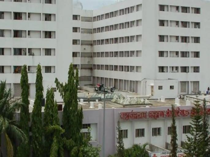 YCM hospital does not treat burns! Absence of 'burn ward', possibility of patients dying while being taken elsewhere | Pimpri Chinchwad: ‘वायसीएम’मध्ये नाहीत भाजलेल्यांवर उपचार! ‘बर्न वॉर्ड’चा अभाव YCM hospital does not treat burns! Absence of 'burn ward', possibility of patients dying while being taken elsewhere | Pimpri Chinchwad: ‘वायसीएम’मध्ये नाहीत भाजलेल्यांवर उपचार! ‘बर्न वॉर्ड’चा अभाव