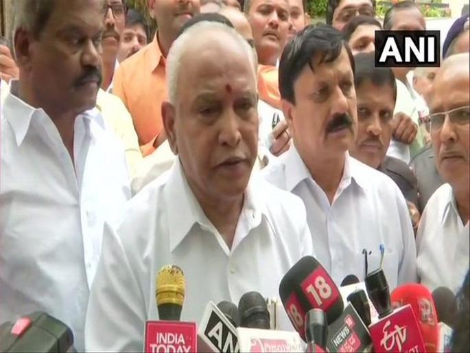 BJP leader BS Yeddyurappa arrives at Raj Bhavan, to stake claim to form government | येडियुरप्पांनी केला सरकार स्थापनेचा दावा, आज संध्याकाळी होणार शपथविधी BJP leader BS Yeddyurappa arrives at Raj Bhavan, to stake claim to form government | येडियुरप्पांनी केला सरकार स्थापनेचा दावा, आज संध्याकाळी होणार शपथविधी