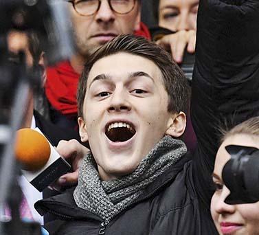 Yegor Zhukov and Olga - putin-20-years-power challenged by new-generation-of-protesters in Russia | 17 वर्षाची ओल्गा आणि 21 वर्षाचा येगॉर: तोंड उघडायला बंदी असलेल्या रशियात 'ते' बोलतातच कसे ? Yegor Zhukov and Olga - putin-20-years-power challenged by new-generation-of-protesters in Russia | 17 वर्षाची ओल्गा आणि 21 वर्षाचा येगॉर: तोंड उघडायला बंदी असलेल्या रशियात 'ते' बोलतातच कसे ?