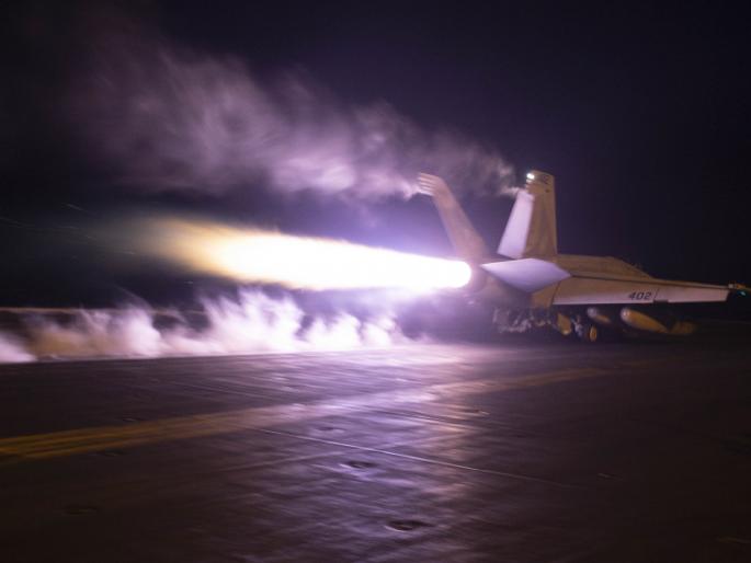 The army of 7 countries, including the United States, launched a major attack on 18 bases of Houthi rebels in Yemen | अमेरिकेसह ७ देशांच्या सैन्याचा यमनमध्ये हुथी बंडखोरांच्या १८ तळांवर मोठा हल्ला The army of 7 countries, including the United States, launched a major attack on 18 bases of Houthi rebels in Yemen | अमेरिकेसह ७ देशांच्या सैन्याचा यमनमध्ये हुथी बंडखोरांच्या १८ तळांवर मोठा हल्ला