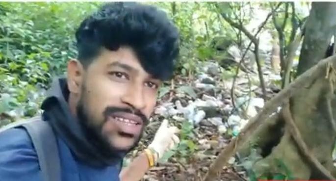 Helping a transgender by selling waste in Yeoor yong boy set an example | येऊरमधील तरूणाची कचरा विकून तृतीयपंथीला मदत Helping a transgender by selling waste in Yeoor yong boy set an example | येऊरमधील तरूणाची कचरा विकून तृतीयपंथीला मदत