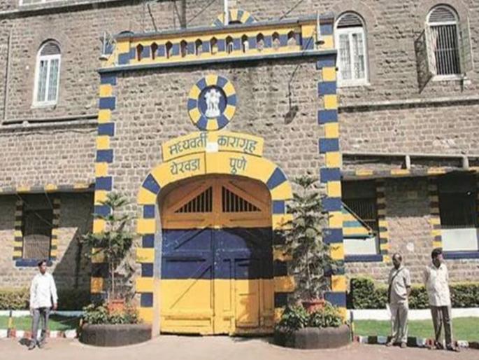 'I am not afraid of the Commissioner', police officer suspended for trying to kill colleague by throwing stones | 'मी आयुक्तांना घाबरत नाही', सहकाऱ्यालाच दगड फेकून मारण्याचा प्रयत्न, पोलीस कर्मचारी निलंबित