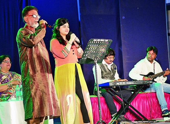 Gori tera gaav bada pyara ... A beautiful concert of Yeshudas songs | गोरी तेरा गाव बडा प्यारा... येसूदास यांच्या गीतांची बहारदार मैफिल Gori tera gaav bada pyara ... A beautiful concert of Yeshudas songs | गोरी तेरा गाव बडा प्यारा... येसूदास यांच्या गीतांची बहारदार मैफिल