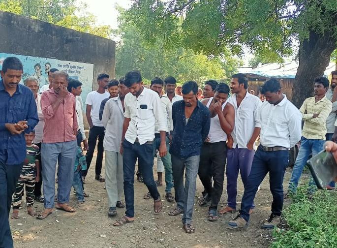 Died young man become alive.. the police suspect that it was fake | अन् मृतक तरुण तिरडीवरून उठला, बनाव रचल्याचा पोलिसांचा संशय