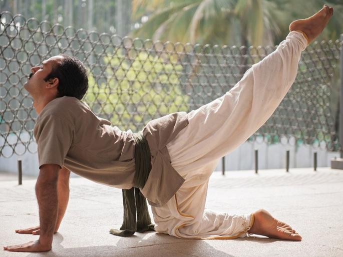 Why we should avoid drinking water during yoga kkg | योग साधना करताना पाणी का पिऊ नये? Why we should avoid drinking water during yoga kkg | योग साधना करताना पाणी का पिऊ नये?