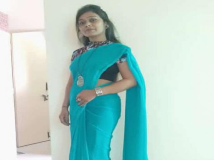 Yoga instructor married woman cuts off the head of her hand; Shocking incident in Sangvi of Pimpri | योगा प्रशिक्षक विवाहितेनं हाताची शीर कापून घेतला गळफास; पिंपरीच्या सांगवीतील धक्कादायक घटना Yoga instructor married woman cuts off the head of her hand; Shocking incident in Sangvi of Pimpri | योगा प्रशिक्षक विवाहितेनं हाताची शीर कापून घेतला गळफास; पिंपरीच्या सांगवीतील धक्कादायक घटना