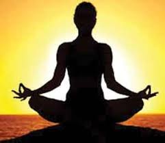 Yogashir was completed at 14 villages along with Manoriah | मानोऱ्यासह १४ गावात एकाच वेळी योगशिबिर संपन्न