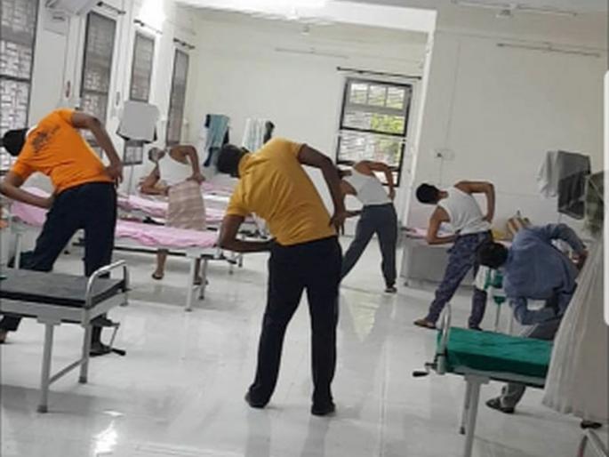 Corona disrupts exercise in the hospital | कोरोना बाधित कराताहेत रुग्णालयात व्यायाम
