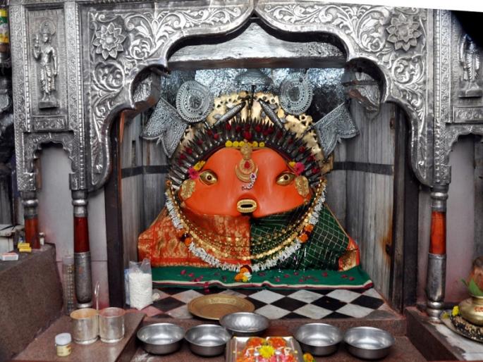 This year Crowded Navratra Festival became 'Indoor' | भरगच्च गर्दीचा नवरात्र महोत्सव झाला ‘इनडोअर’ This year Crowded Navratra Festival became 'Indoor' | भरगच्च गर्दीचा नवरात्र महोत्सव झाला ‘इनडोअर’