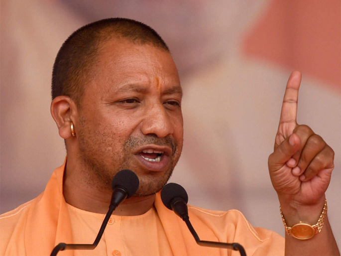 Yogi Adityanath's big move, met Pallavi Patel who defeated Keshav Prasad Maurya, sparked discussions   | योगींची मोठी चाल, केशव प्रसाद मौर्य यांना पराभूत करणाऱ्या पल्लवी पटेल यांची घेतली भेट, चर्चांना उधाण   Yogi Adityanath's big move, met Pallavi Patel who defeated Keshav Prasad Maurya, sparked discussions   | योगींची मोठी चाल, केशव प्रसाद मौर्य यांना पराभूत करणाऱ्या पल्लवी पटेल यांची घेतली भेट, चर्चांना उधाण
