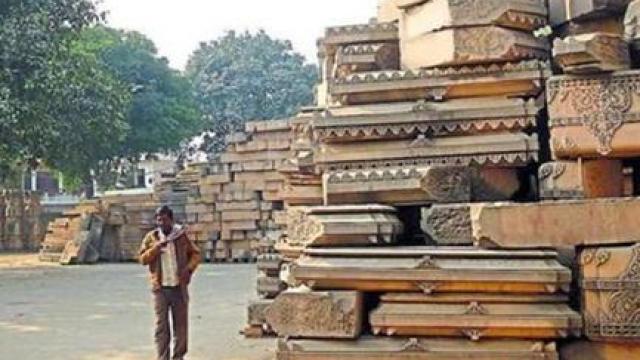 Babar did not demolish a temple, nor built a mosque there | बाबराने मंदिर पाडले नाही, तेथे मशिदही बांधली नाही